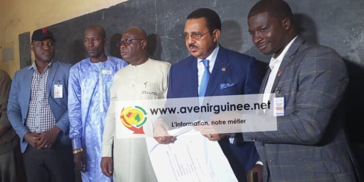 Le ministre Pethè lance les épreuves du BEPC à Matoto “ c’est une opportunité d’évaluer notre système”