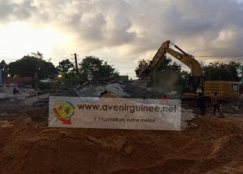 L’un des blocs des logements sociaux s’effondre à Matoto, les recherches en cours