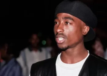27 ans après l&rsquo;assassinat de Tupac, la police effectue une perquisition…