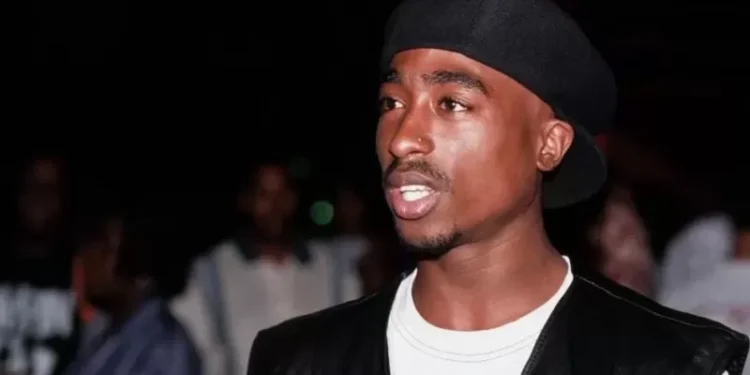 27 ans après l&rsquo;assassinat de Tupac, la police effectue une perquisition…