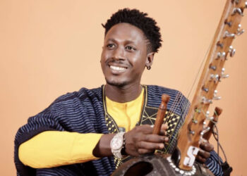 « SINGUÉRA », le single de Lamine le MYSTÉRIEUX qui réveille les souvenirs d&rsquo;enfance (Clip)