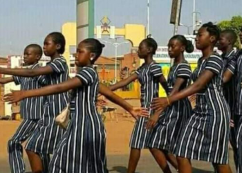 Burkina Faso: les élèves porteront désormais la tenue traditionnelle dans les écoles