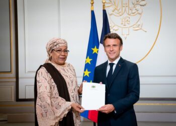 L&rsquo;ambassadrice du Niger en France refuse de quitter son poste
