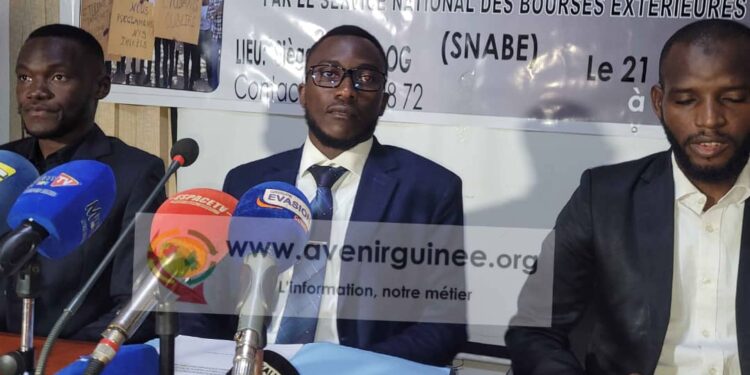 Des étudiants guinéens de l&rsquo;étranger dénoncent une « Gestion Opaque » au SNABE
