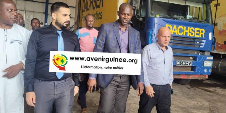 Le ministère de la pêche constate l&rsquo;existence de plus de 15.000 tonnes de poissons à Conakry