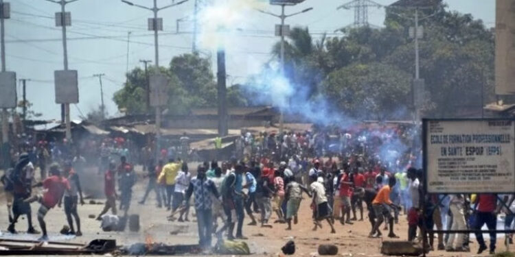 Journée de tensions en Guinée: des jeunes de moins de 20 ans tués…