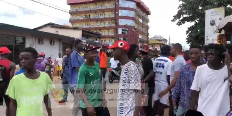 Kaporo : pourchassé par des gendarmes, un jeune artiste meurt noyé. Ses amis dans la rue…
