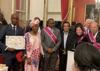 Paris : Dr Dansa diplômé et médaillé d’or de la ligue universelle du bien public 