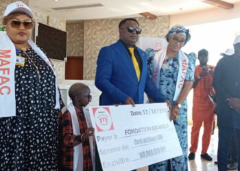 La fondation “Makongo family charity” offre 100 millions fg à Grand P pour son projet humanitaire