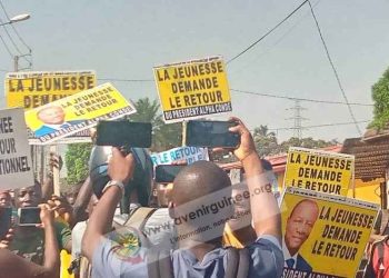 Conakry : jeunes et femmes dans la rue pour le retour d’Alpha Condé au pouvoir