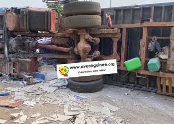 Urgent : Un camion se renverse sur des véhicules, en provenance de Bambeto…