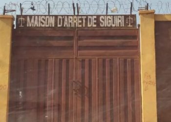 Démantèlement d&rsquo;un réseau d&rsquo;escroquerie à Siguiri : Le cerveau, détenu, coordonnait les arnaques depuis la prison