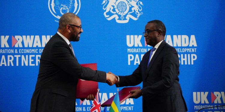 Le Rwanda et le Royaume-Uni signent un nouveau traité sur l&rsquo;immigration