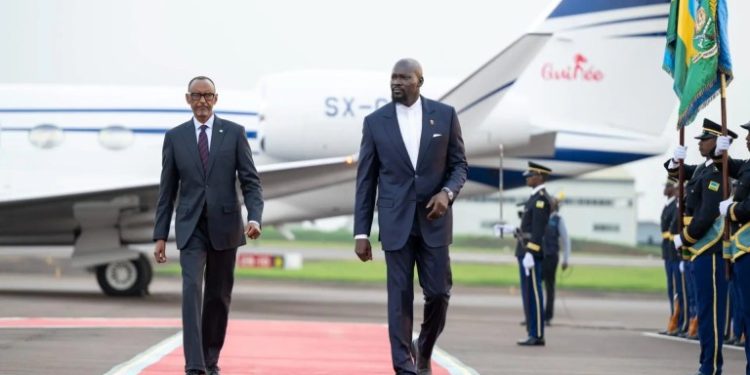 Visite diplomatique au Rwanda : Mamadi Doumbouya renforce les liens avec Paul Kagame
