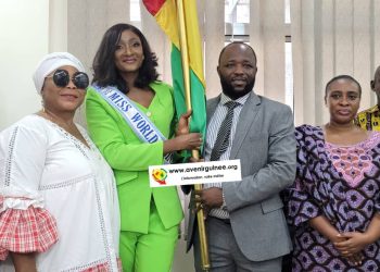 Concours de beauté Miss monde 2023 : le ministère de la culture remet le drapeau à la candidate Makia Bamba