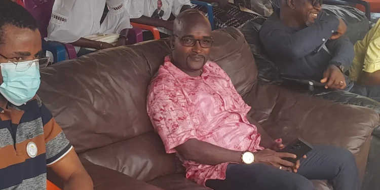 Engagement politique et paix : Hamidou Barry soutenu par la jeunesse de Hamdallaye pharmacie