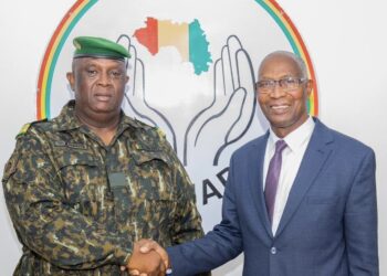 Le premier ministre Bah Oury visite le centre national d’alerte précoce