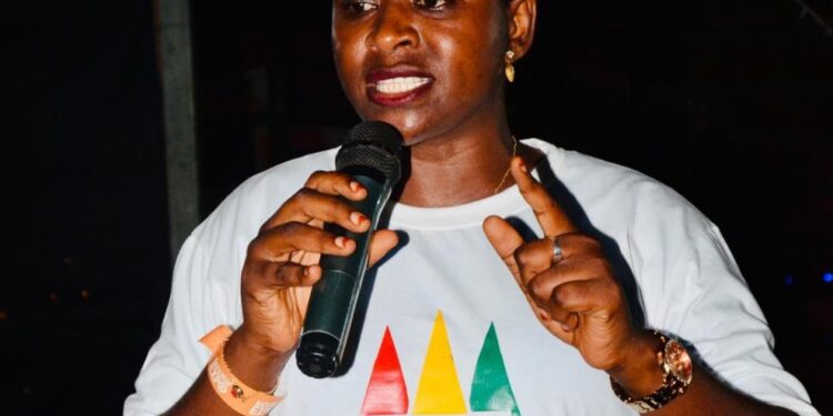Engagement des femmes en politique : le discours de Maii Kadidia devant des jeunes de ‘’Axe Team’’