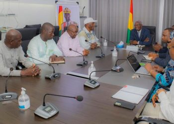 Le PM Bah Oury reçoit les acteurs du forum des forces sociales de Guinée