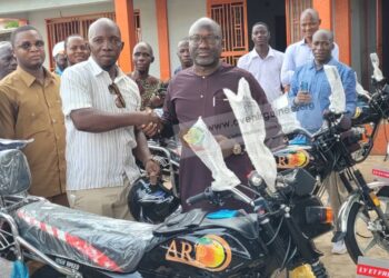 Le parti ARP renforce ses fédérations avec de nouvelles motos pour les échéances électorales