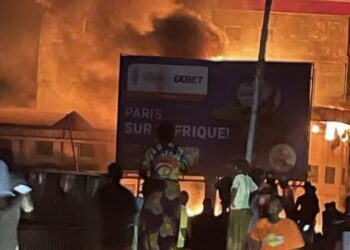 Madina: un grand centre commercial en feu !