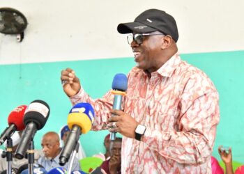 Fodé Oussou : « le Gl Doumbouya doit écouter les militaires qui l’entourent et oublier ces civils-là »
