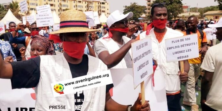 Sale temps pour les médias: le SPPG profite du 1er mai pour interpeller le gouvernement