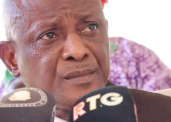 Le ministre Fana Soumah explique les raisons du retrait des licences de FIM, DJOMA et Hadafo