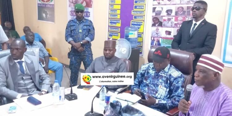 Rencontre à Siguiri entre le Ministre des Mines et l&rsquo;Union Nationale des Orpailleurs de Guinée : la régularisation du secteur minier au centre des discussions