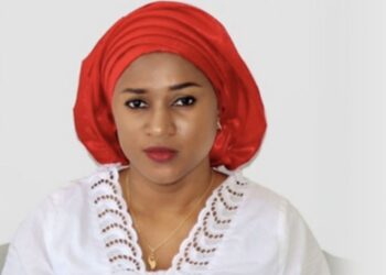 DOUSSOU NABE, Itinéraire d&rsquo;une femme leader au service de son pays