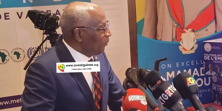 Délestage électrique : « au mois de juillet de l’année prochaine, ce que nous sommes en train de vivre aujourd’hui sera un lointain souvenir », promet Bah Oury