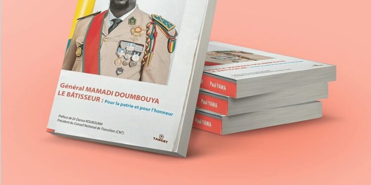 Le livre intitulé » Général Mamadi DOUMBOUYA-LE BATISSEUR, Pour la Patrie et pour l’honneur » parle aux esprits faibles de mémoire ou enclins à la mauvaise foi
