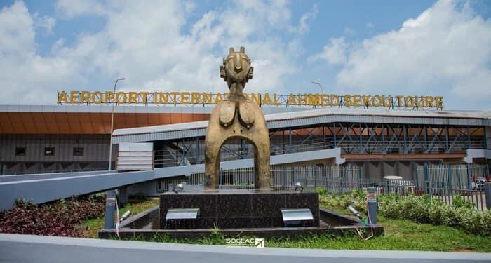 Aéroport AST : plusieurs kilogrammes de cocaïne et devises saisis