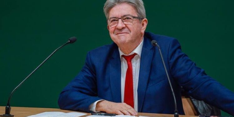 Arrestation des activistes en Guinée : Jean-Luc Mélenchon appelle la France à intervenir