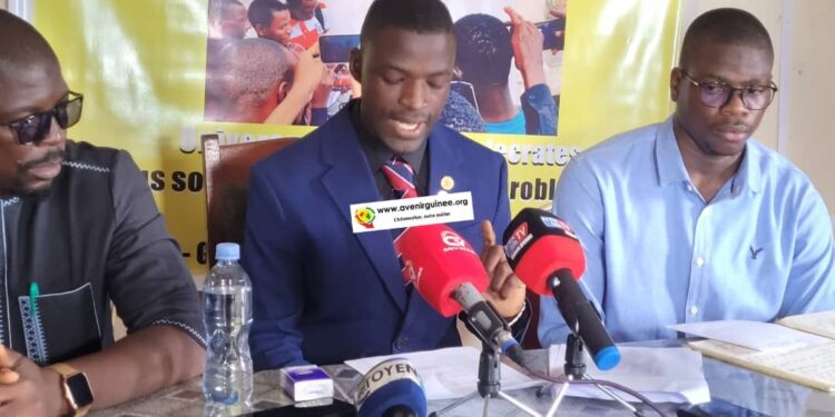 Transition en Guinée : « Nous sommes actuellement dans un véhicule où le chauffeur ne sait pas la différence entre le frein et l’accélérateur », ( Fodé Kaba Tounkara)