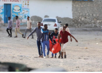 Somalie: une attaque attribuée aux shebabs fait des dizaines de morts sur une plage de Mogadiscio
