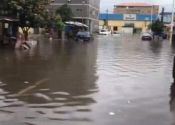 Kaloum : les victimes d’inondations toujours dans la rue