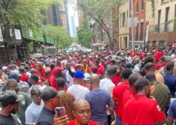 New York : Les Forces Vives manifestent massivement contre la junte en Guinée