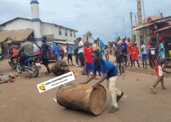 Gbessia : manifestation des  parieurs de GuineeGames