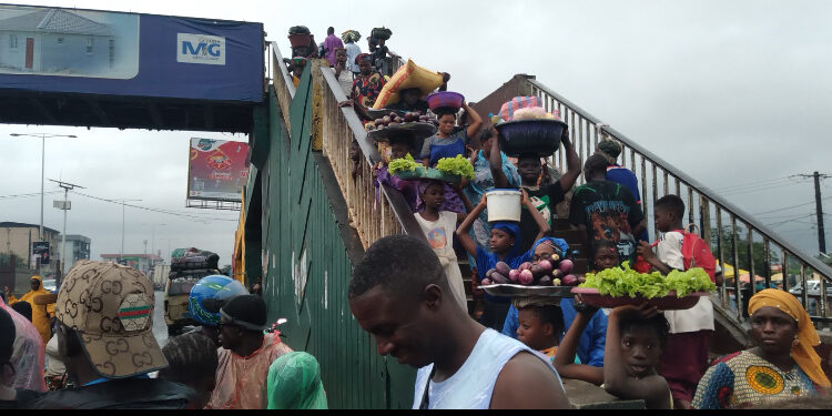 Déguerpissement des vendeuses à Gbessia : La brigade du gouvernorat de Conakry sévit à nouveau