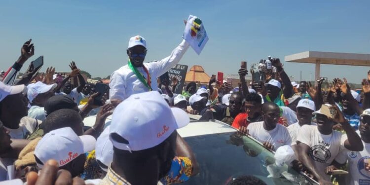 Le mouvement Djama Djigui magnifie les actions du Gl Doumbouya : Accueil héroïque d’Elhadj Mamoudou Bérété à Siguiri (images)