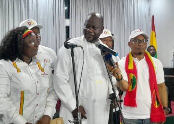 66ème anniversaire de l’indépendance : le ministre Bogola Haba célèbre avec la jeunesse à la plage de Camayenne