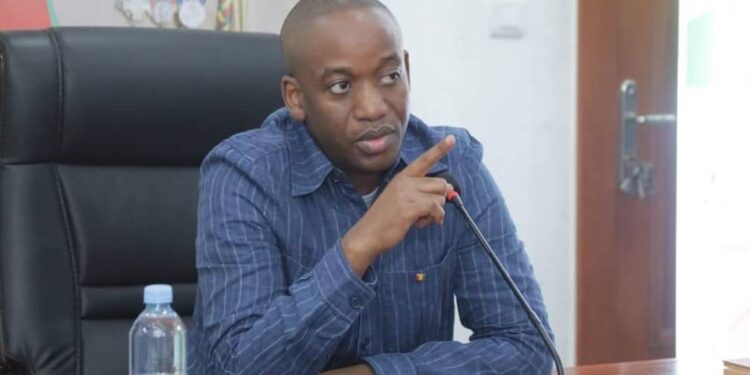 Projets Routiers : Le Ministre Abdoulaye Diallo donne des instructions fermes aux entreprises sur le respect des délais