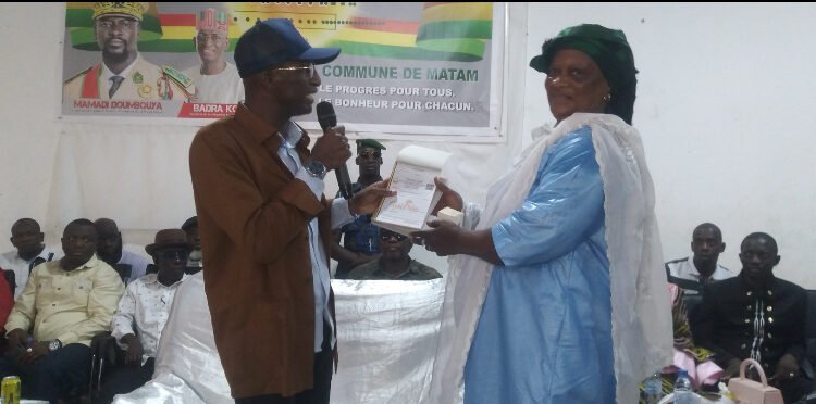 Matam : remise officielle des cachets et certificats de résidence aux présidents de quartiers