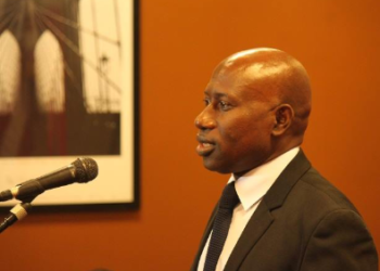 Makanera affronte le chapiteau By Issa: une conférence de presse sans filtre