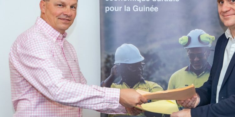 Un contrat majeur de SimFer qui apportera d&rsquo;importants bénéfices à la communauté Komatsu Ltd et le groupe BIA fourniront des équipements mobiles lourds pour la montée en puissance de la mine