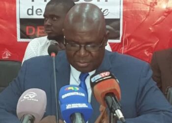 Faya assène ses critiques :  » Si on attend Dr Dansa Kourouma, la Guinée n&rsquo;aura jamais de Constitution' »