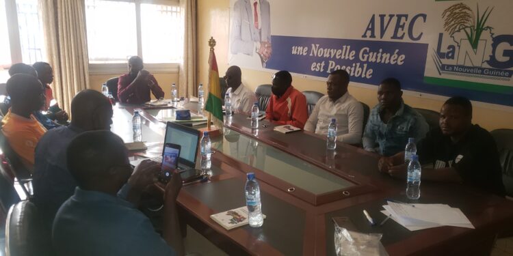 Comment vulgariser le livre « Une nouvelle Guinée est possible » ? La question au cœur d&rsquo;une réunion à LaNG