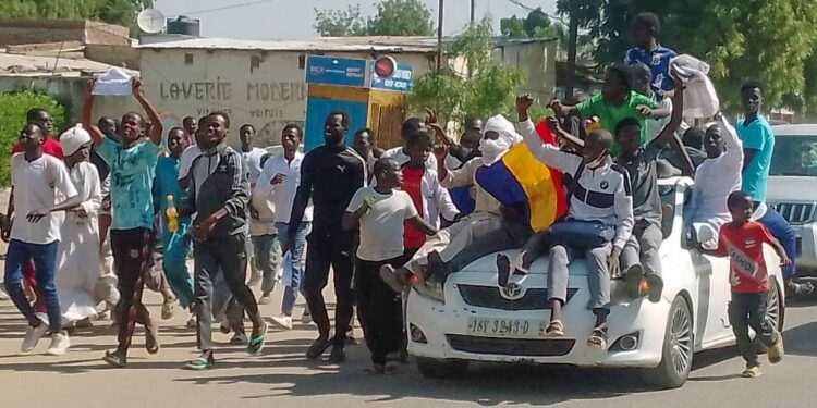 Des centaines de Tchadiens manifestent pour le « départ de la France »