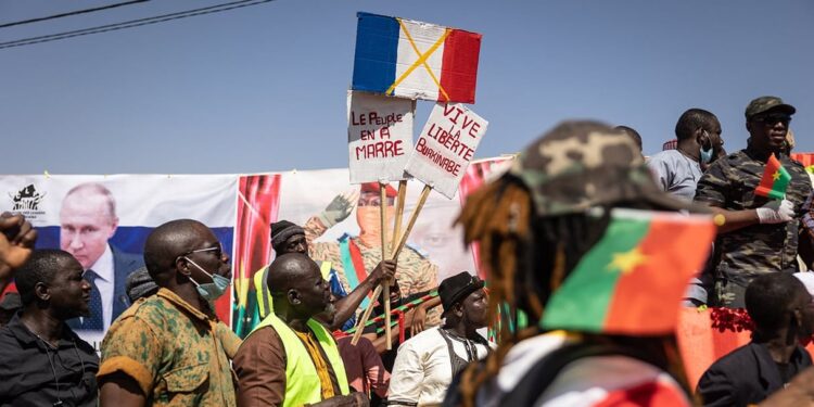 Burkina Faso : Quatre Français accusés d’espionnage libérés après un an de détention